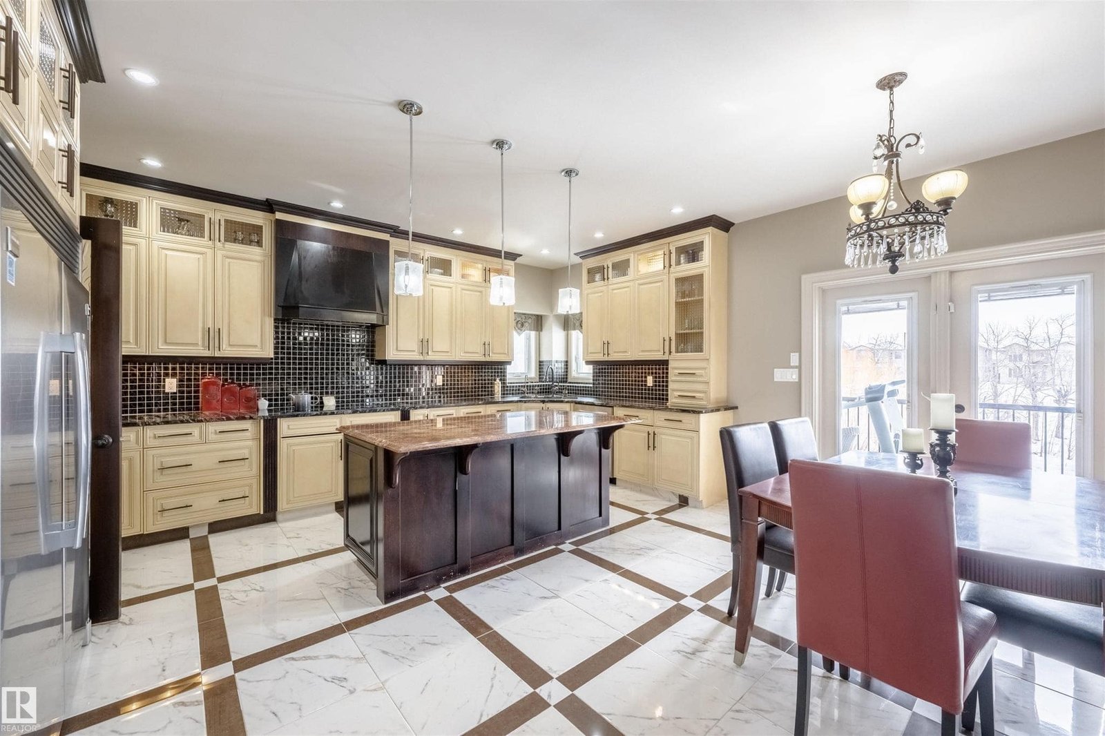 imgi_40_225329930-4832ff4d-63c7-495a-9fd7-ae26e0227e6e